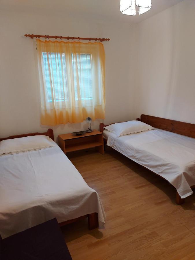 Apartmani Tatjana Okrug Gornji Eksteriør billede