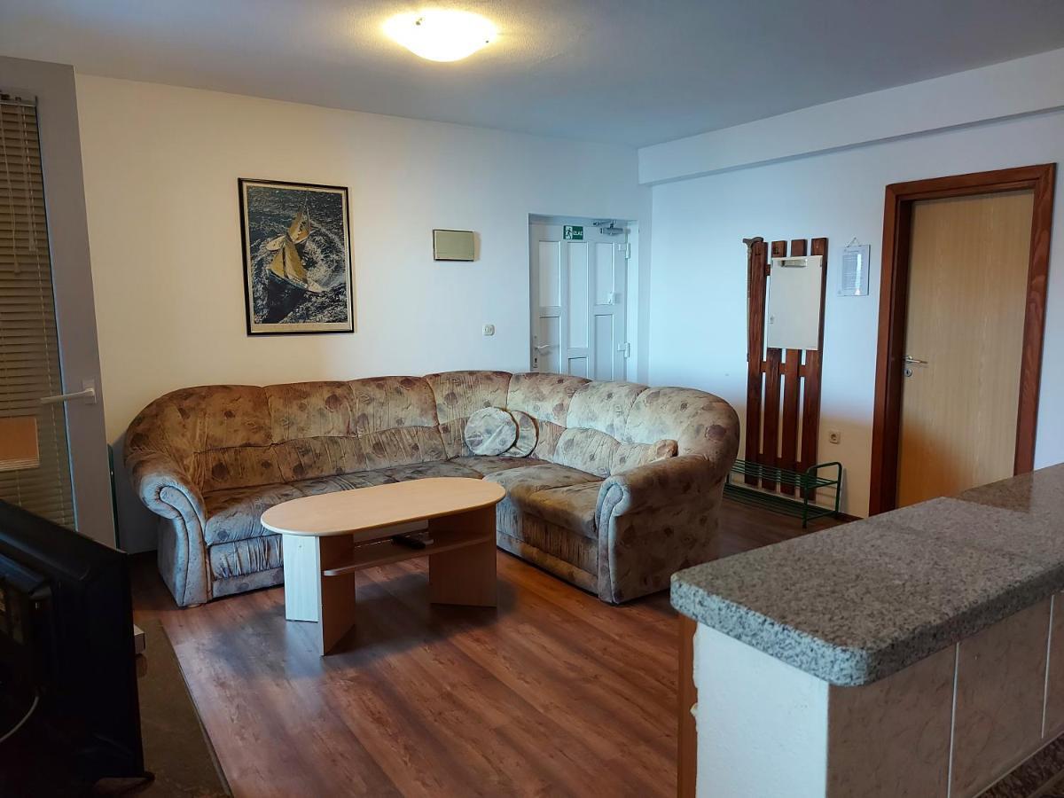 Apartmani Tatjana Okrug Gornji Eksteriør billede