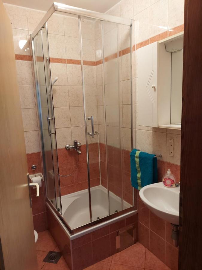 Apartmani Tatjana Okrug Gornji Eksteriør billede