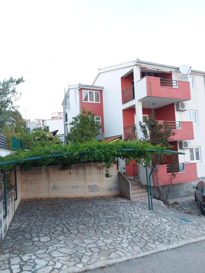 Apartmani Tatjana Okrug Gornji Eksteriør billede